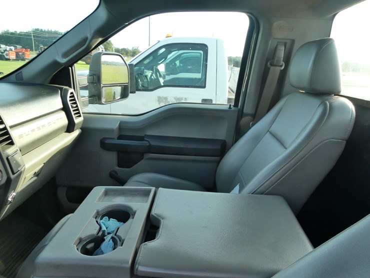 2017-ford-f350-xl-image-11