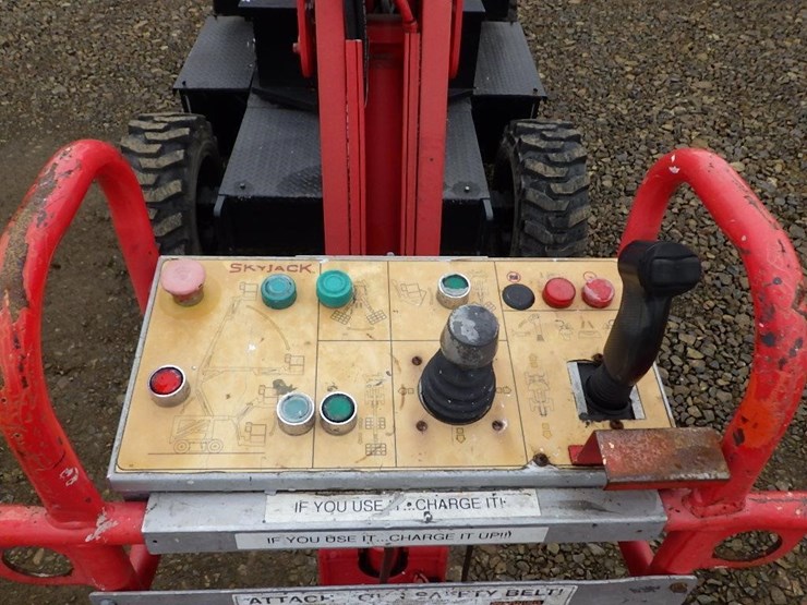 articulating-boom-lift-image-16