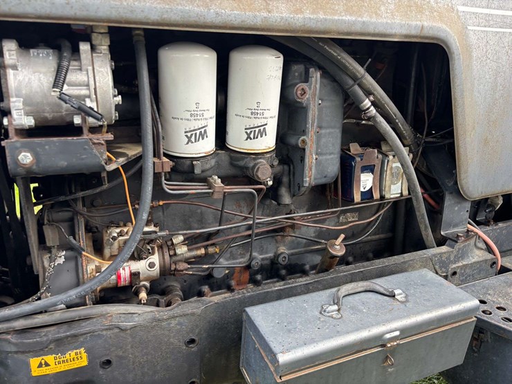 1977-white-2-155-image-13