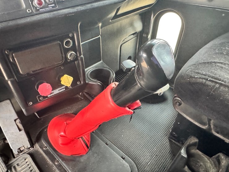 2003-peterbilt-379-image-21