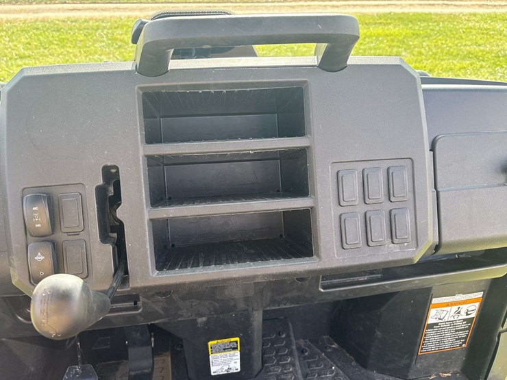 2022-john-deere-gator-image-6