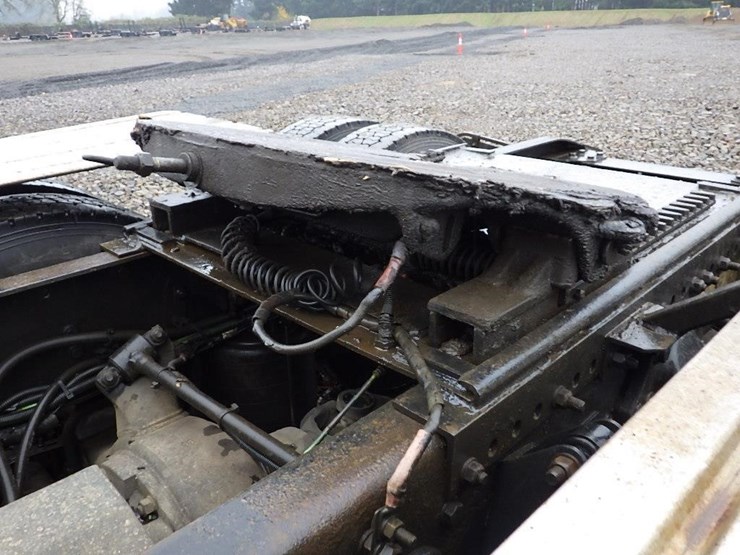 2005-freightliner-columbia-t/a-truck-tractor-image-10