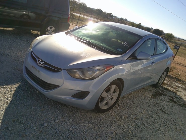 2011-hyundai-elantra-sedan-rebuilt-salvage-title-image-1