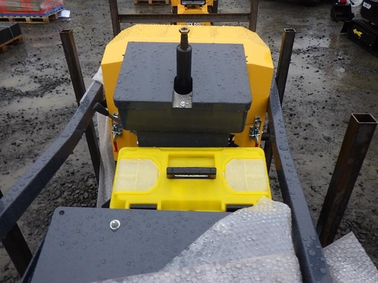 2025-sdlool-1000-vibratory-road-roller-image-7