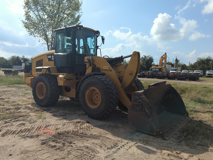 2019-caterpillar-930-image-3