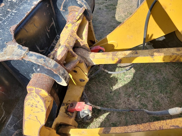 2020-caterpillar-926-image-16