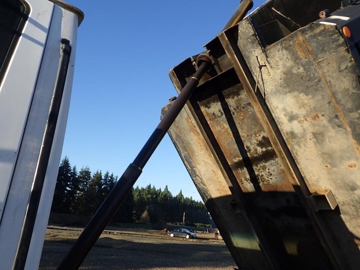 1997-ford-l8513-image-8