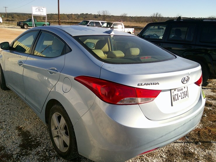 2011-hyundai-elantra-sedan-rebuilt-salvage-title-image-3
