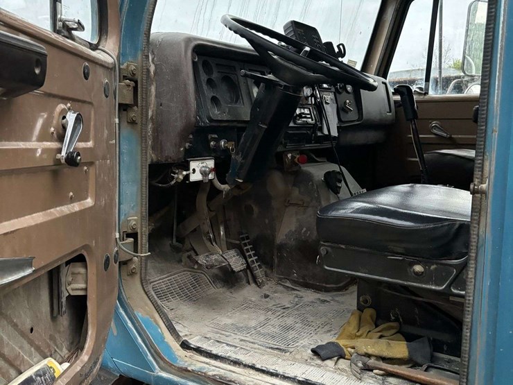 1985-international-s2500-image-6