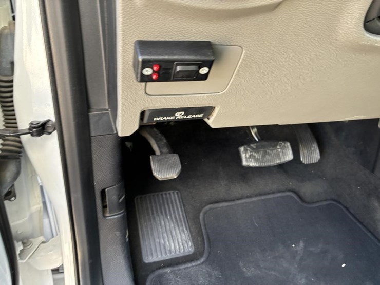 2017-ford-f550-xlt-image-14