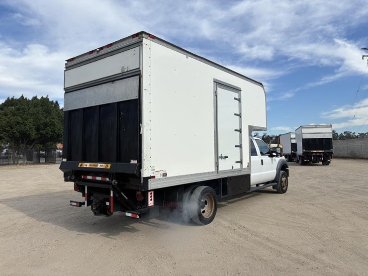 2016-ford-f550-xlt-image-3