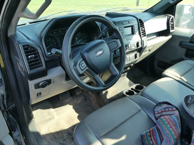 2020-ford-f150-xl-image-10