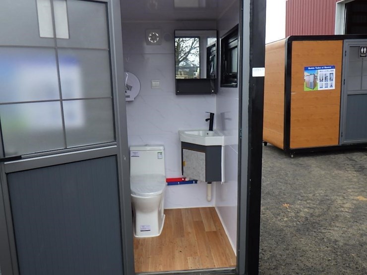 portable-toilet-w/-shower-image-10