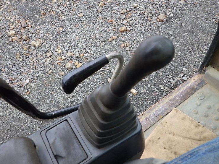 caterpillar-320c-image-26