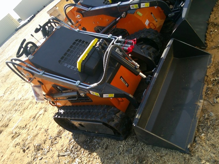 landhonor-lhrme380x1-mini-skid-steer-image-1