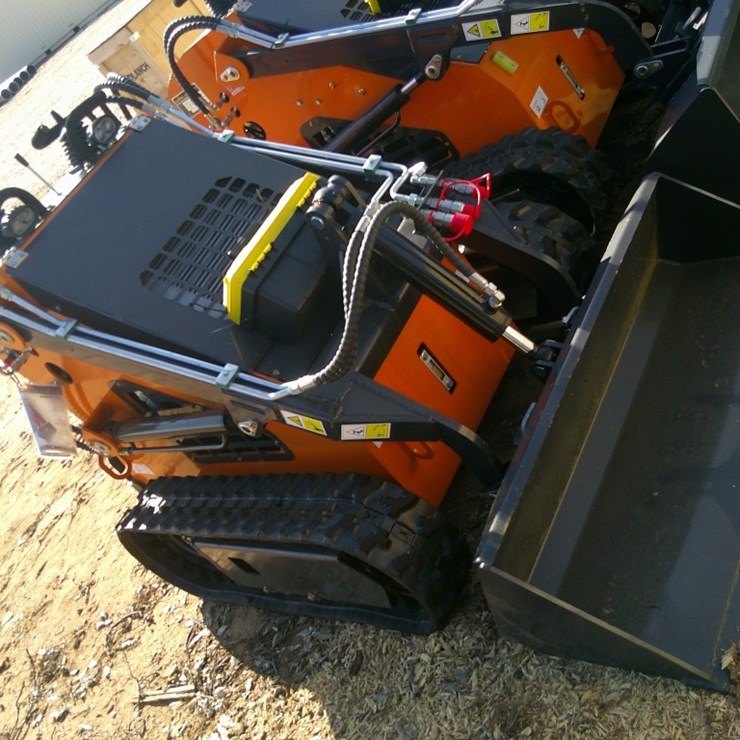 LANDHONOR LHRME380X1 MINI SKID STEER