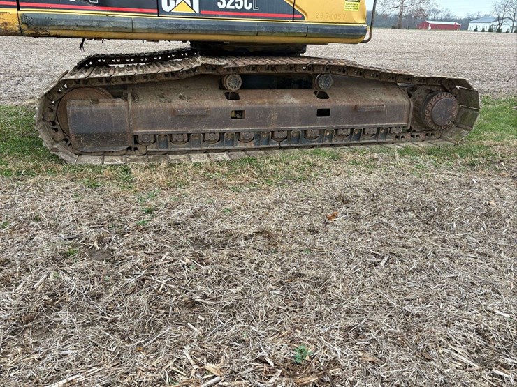 caterpillar-325cl-image-11