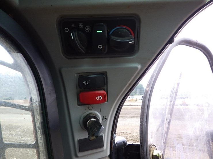 caterpillar-262d3-image-24