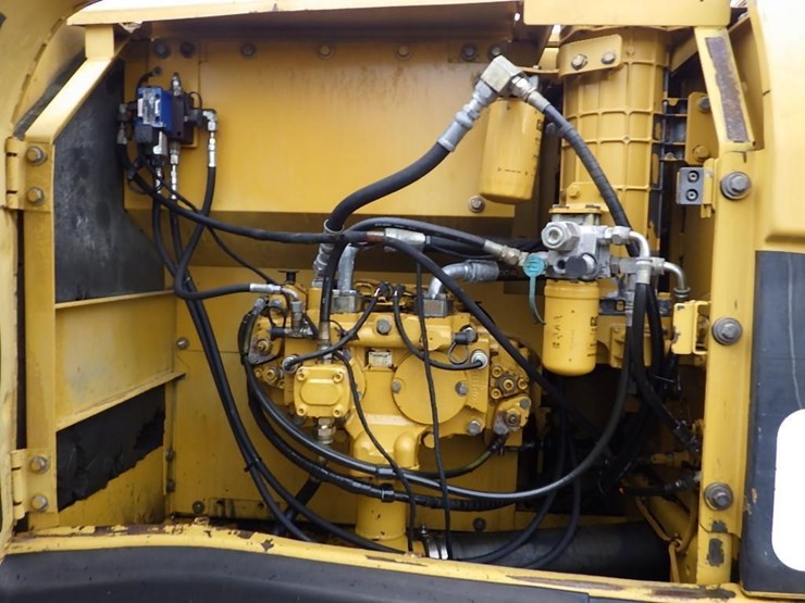 caterpillar-320c-image-17