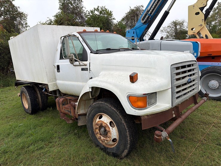 ford-7000-image-3