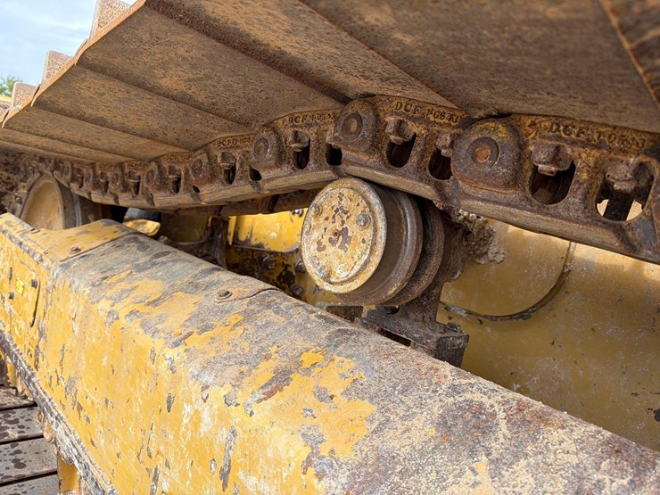 2021-caterpillar-d3-lgp-image-10