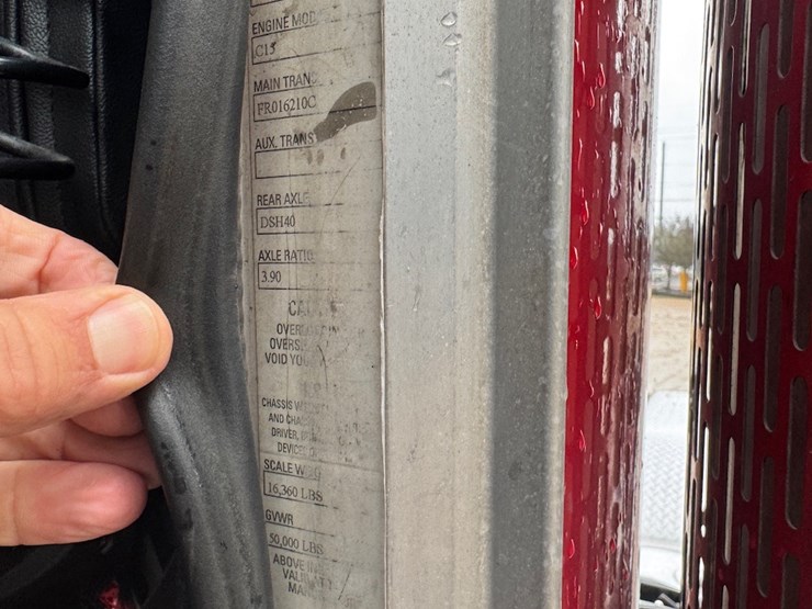 2003-peterbilt-379-image-35