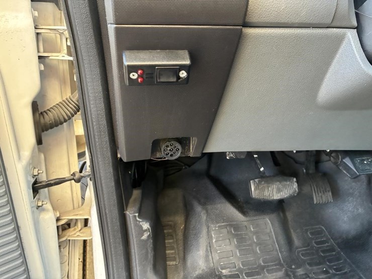 ford-f650-xlt-image-18