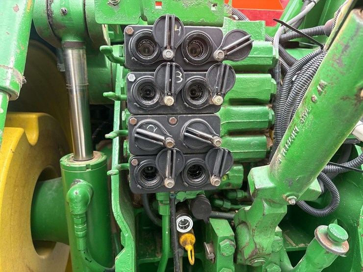john-deere-8200-image-11
