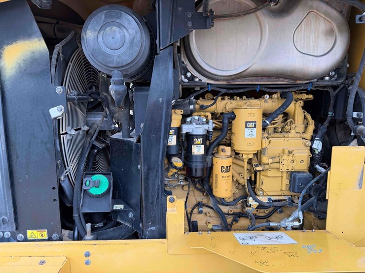 caterpillar-926-image-8