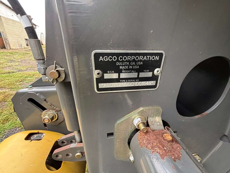 2012-massey-ferguson-35ft-grain-platform-w/-header-cart-image-7