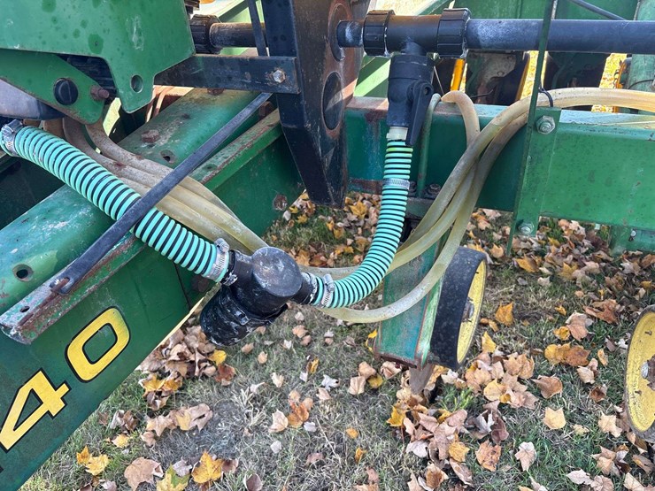 john-deere-7240-image-24