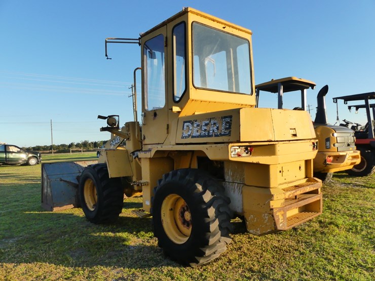 deere-244e-image-3
