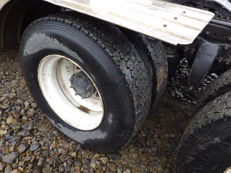 2005-freightliner-columbia-t/a-truck-tractor-image-35