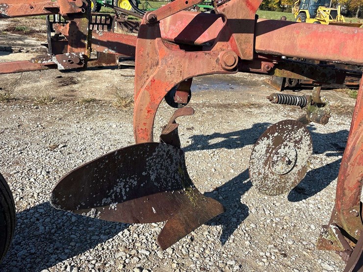 international-720-image-3