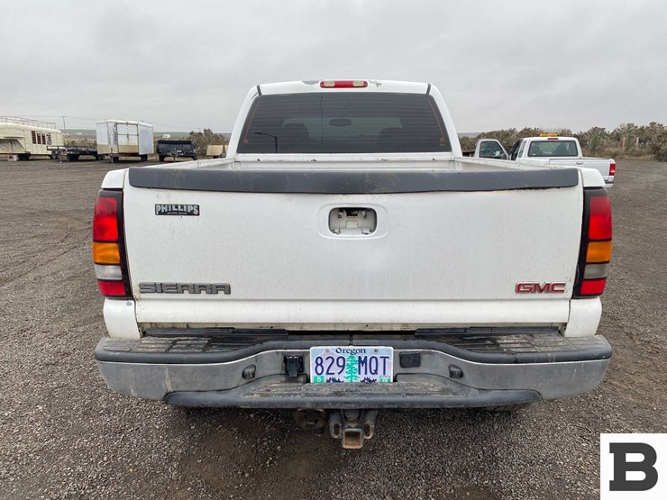 2006-gmc-sierra-2500-image-4