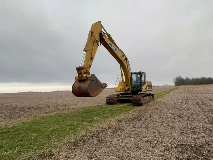 caterpillar-325cl-image-30