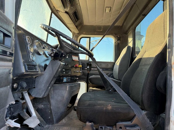 1998-international-9100-image-5