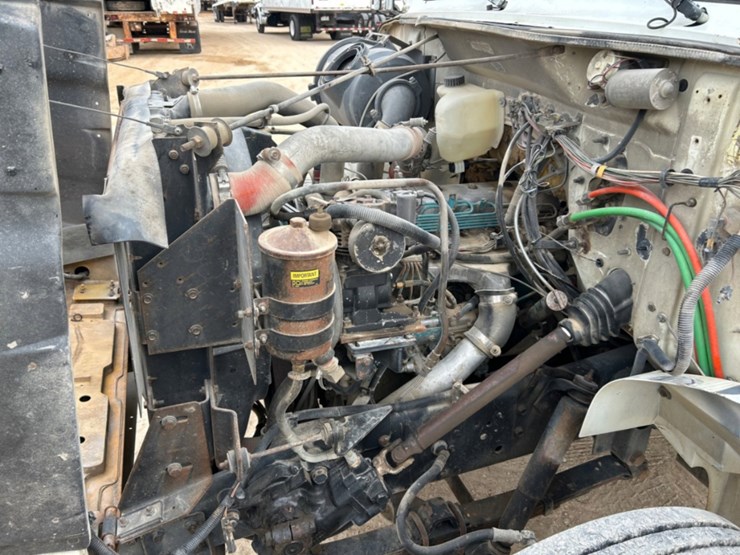 international-4700-image-10