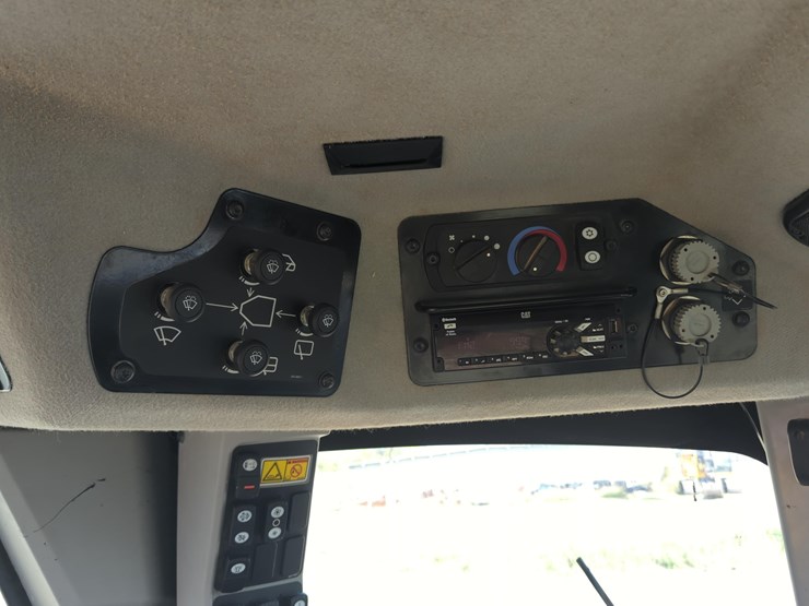 caterpillar-12m3-image-19