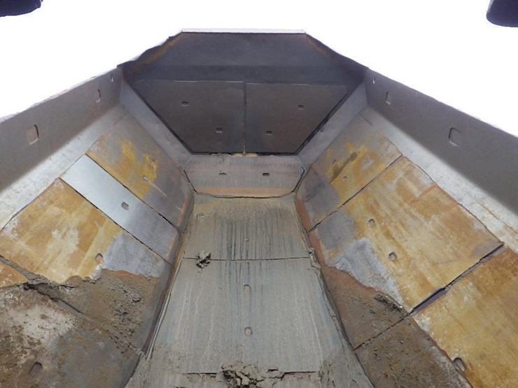 caterpillar-740-image-19