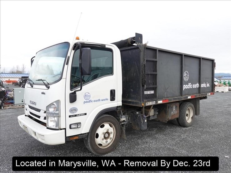 2017-isuzu-nrr-image-1