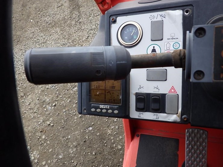 skyjack-sj1056th-image-25