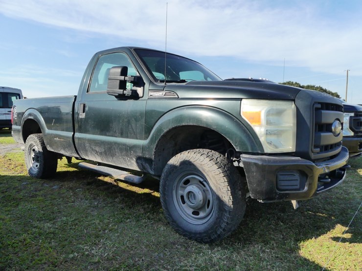 2015-ford-f250-xl-image-1