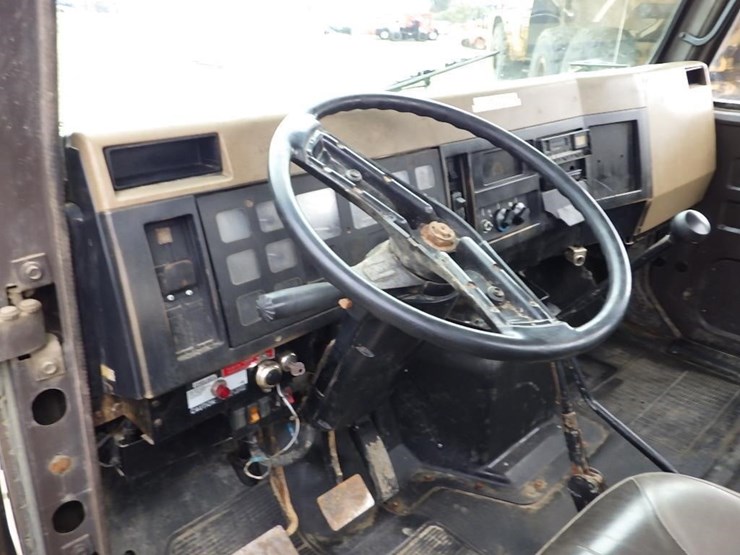 international-4700-image-27