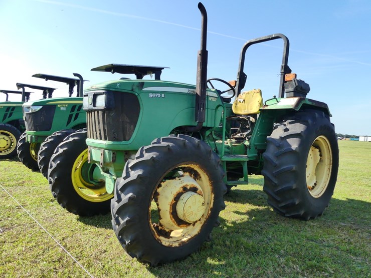 john-deere-5075e-image-2