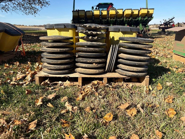 john-deere-7240-image-37