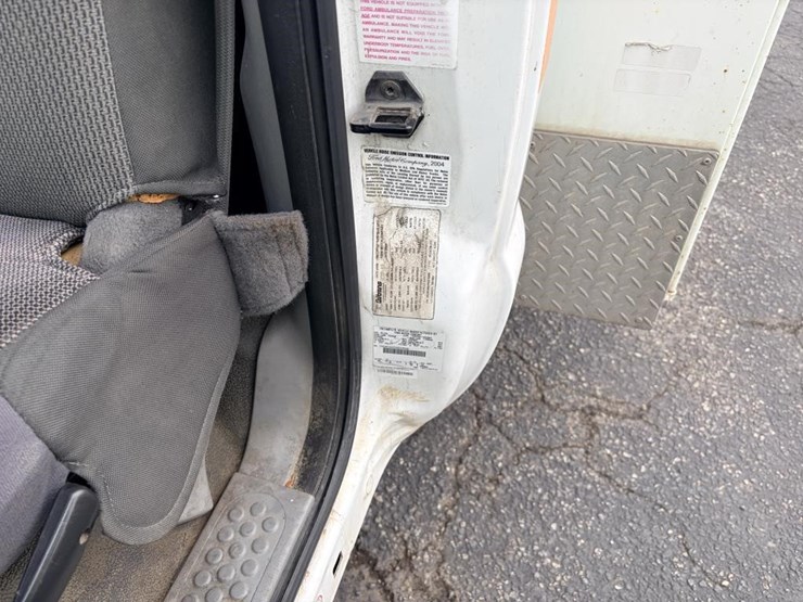 2004-ford-f450-image-14