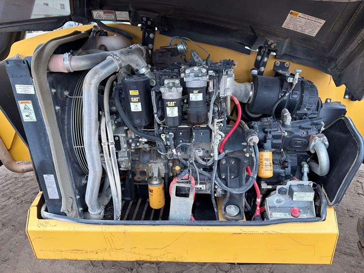 2019-caterpillar-tl1255-image-9