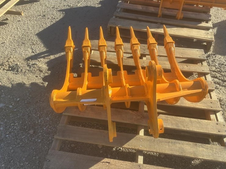 caterpillar-305-image-2