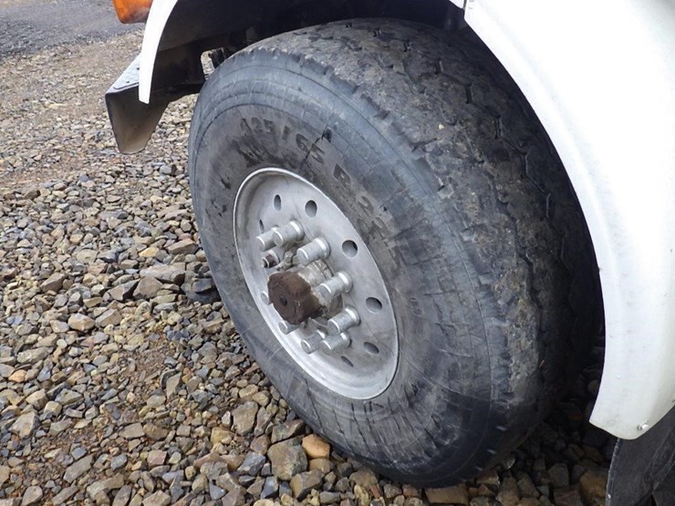 peterbilt-357-image-42